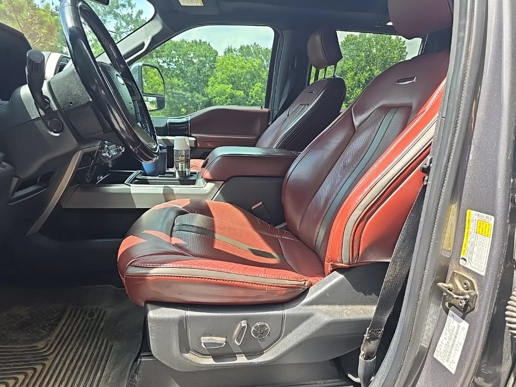 Used 2022 Ford F250 4x4 Crew Cab Super Duty image 2