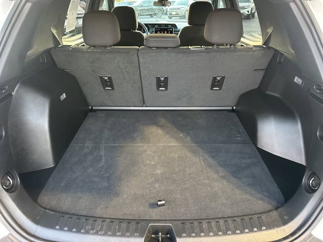 Used 2025 GMC Terrain Elevation image 27