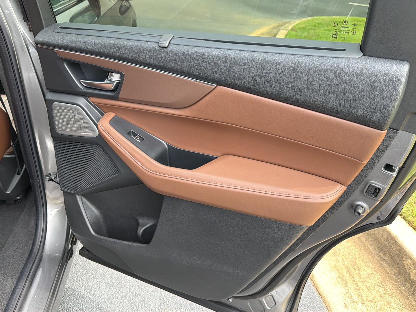 Used 2025 Acura MDX FWD w/ Technology Package image 16