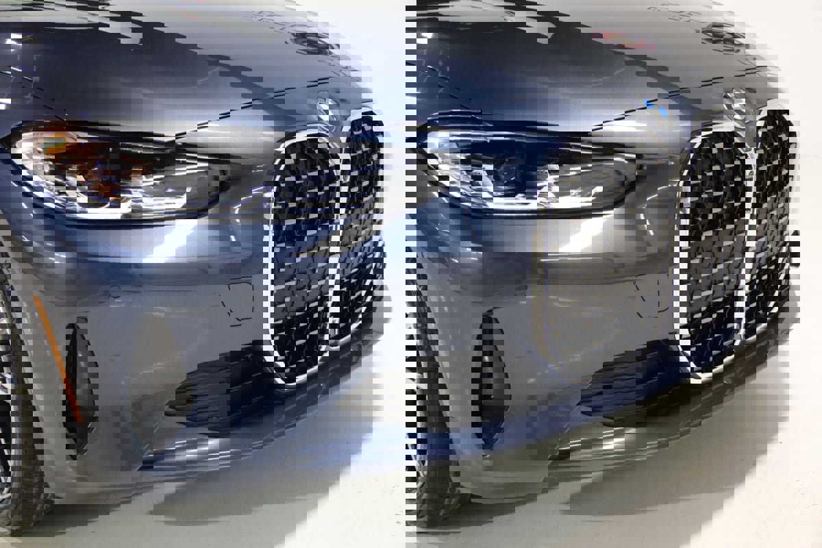 Used 2021 BMW 430i Convertible w/ Premium Package image 27