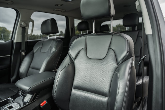 Used 2025 Kia Telluride S AWD/4WD image 46