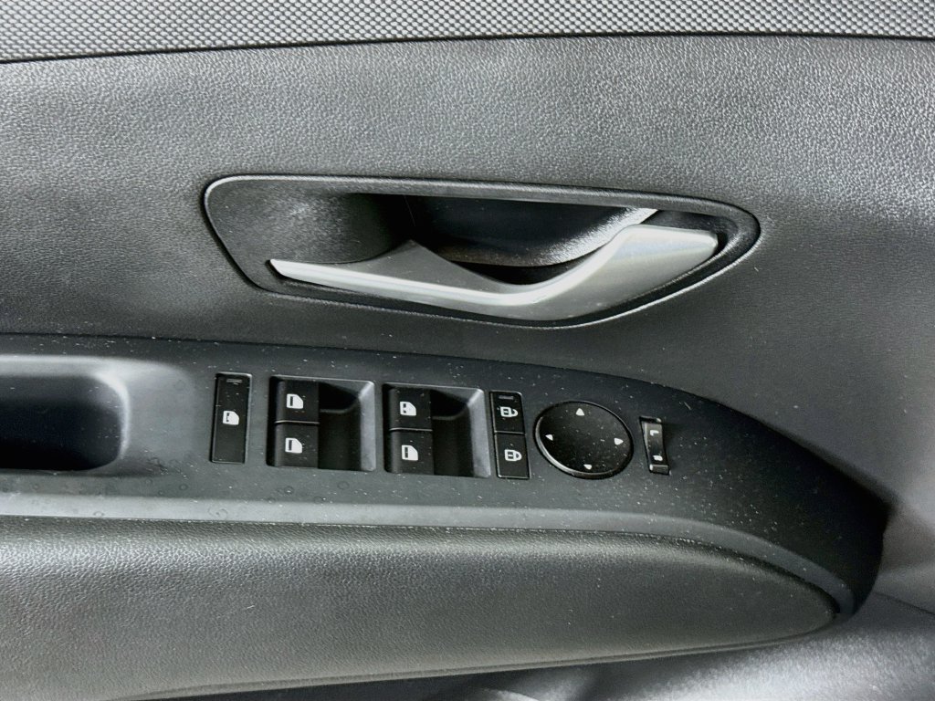 Certified 2025 Hyundai Tucson SE FWD image 24