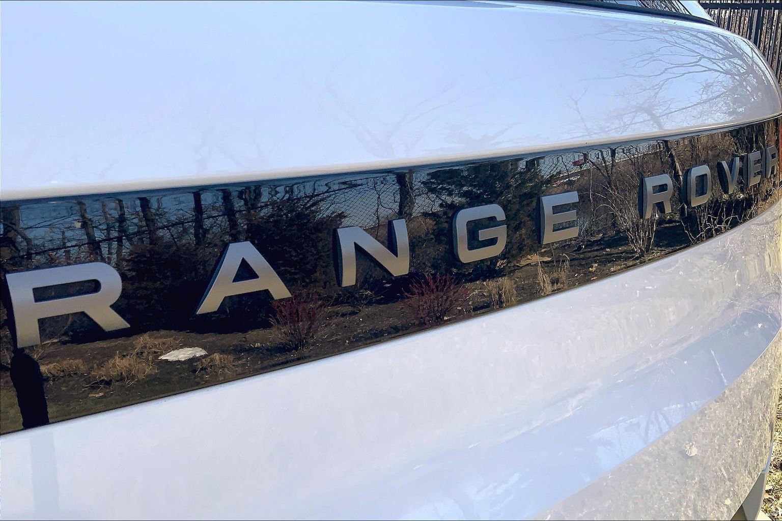 Used 2024 Land Rover Range Rover Sport SE image 9