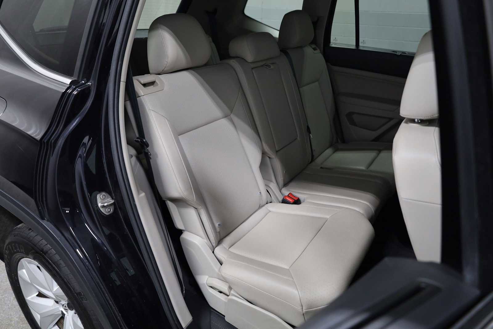 Used 2019 Volkswagen Atlas SE image 32