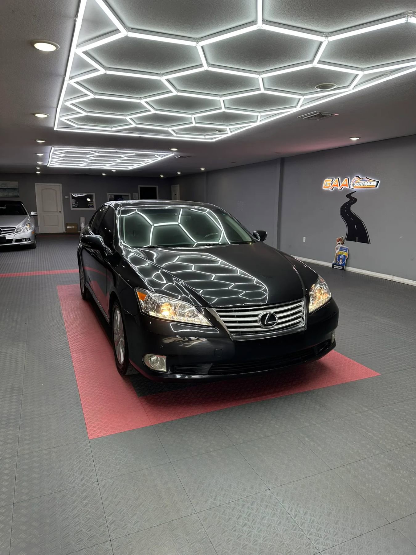 Used 2011 Lexus ES 350 FWD image 1