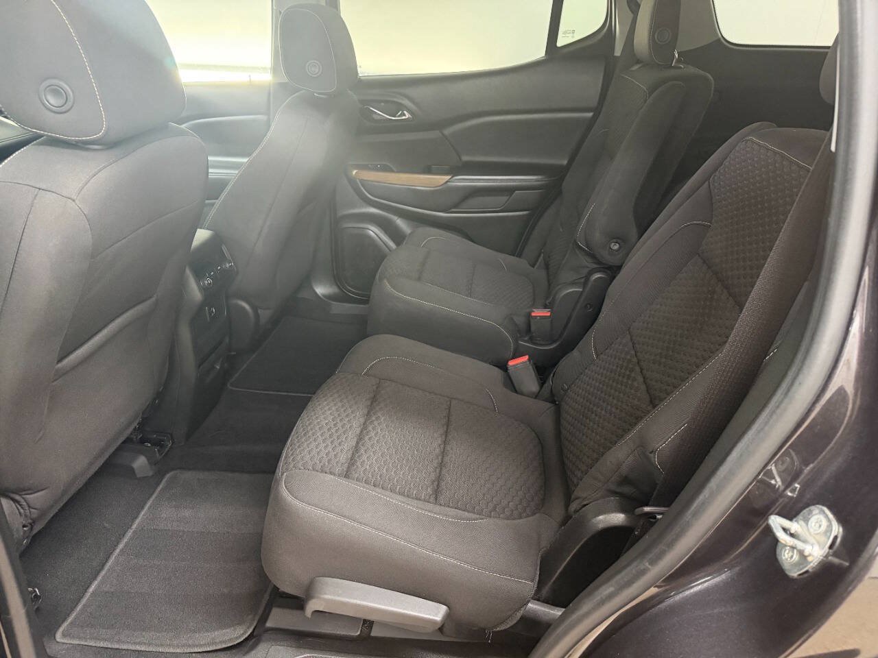 Used 2017 GMC Acadia SLE FWD image 13