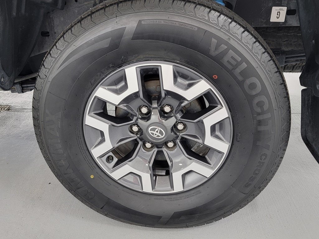 Certified 2023 Toyota Tacoma TRD Off-Road AWD/4WD image 13