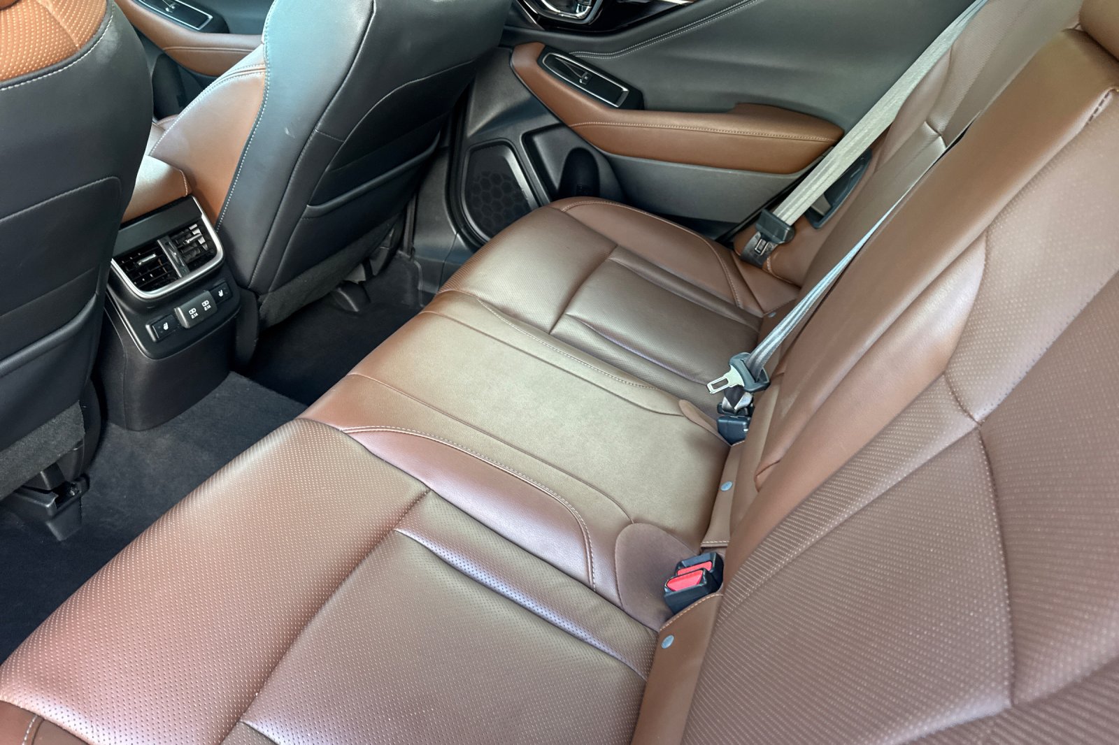 Used 2020 Subaru Outback Touring AWD/4WD image 12