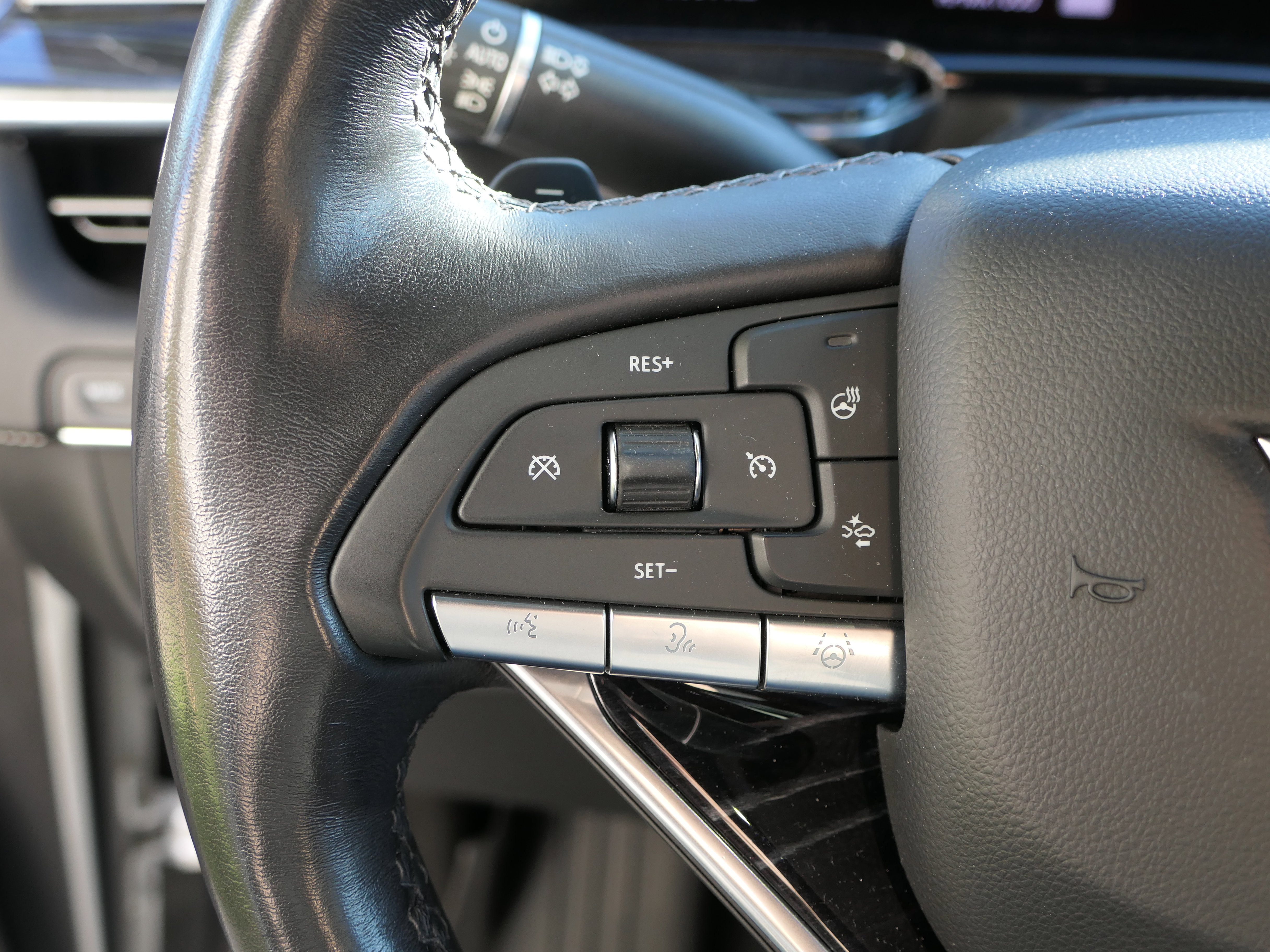 Certified 2021 Cadillac Escalade ESV Sport w/ Driver Assist Tech Package image 16