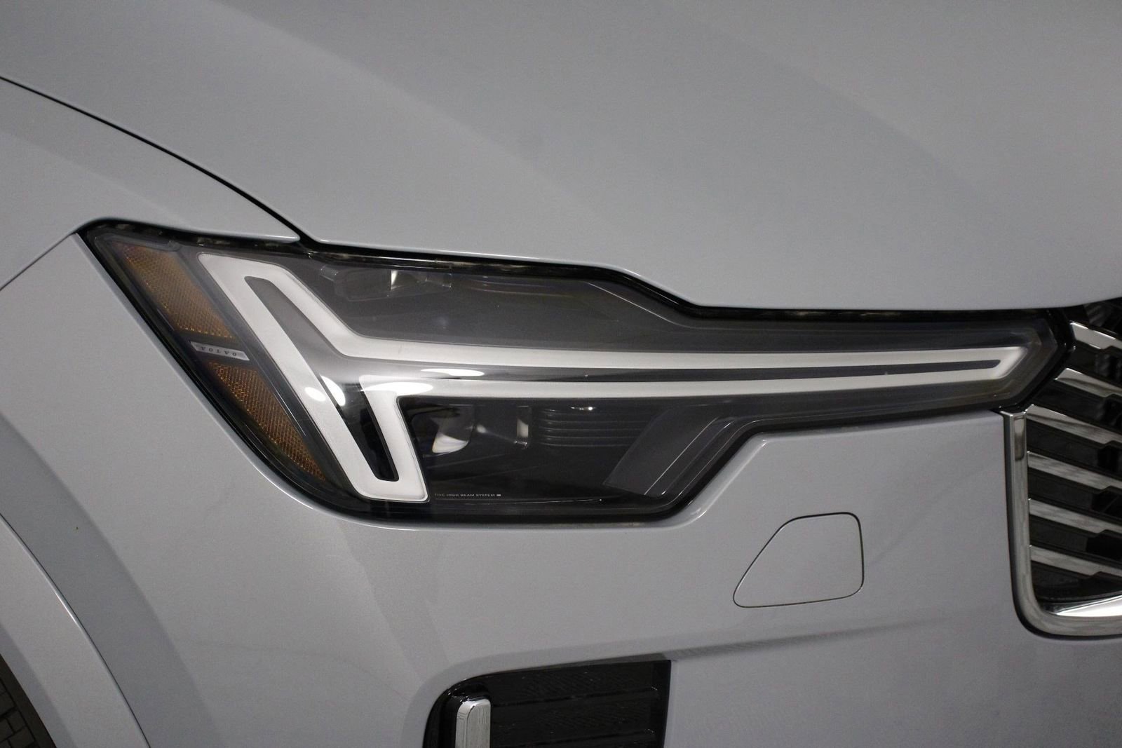 New 2026 Volvo XC90 B6 Ultra w/ Protection Package image 14