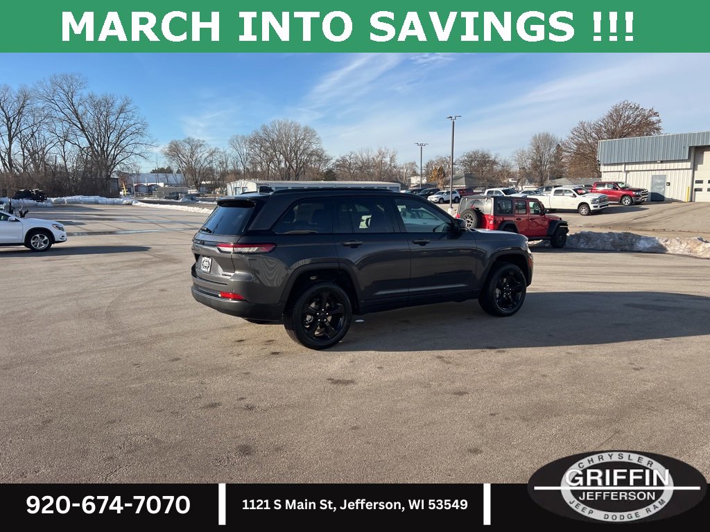 New 2025 Jeep Grand Cherokee Limited w/ Black Appearance Package image 7