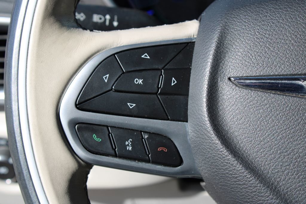 Used 2018 Chrysler Pacifica Limited w/ Advanced Safetytec Group image 29