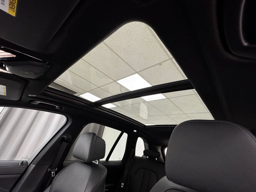 Used 2021 BMW X5 M50i image 29