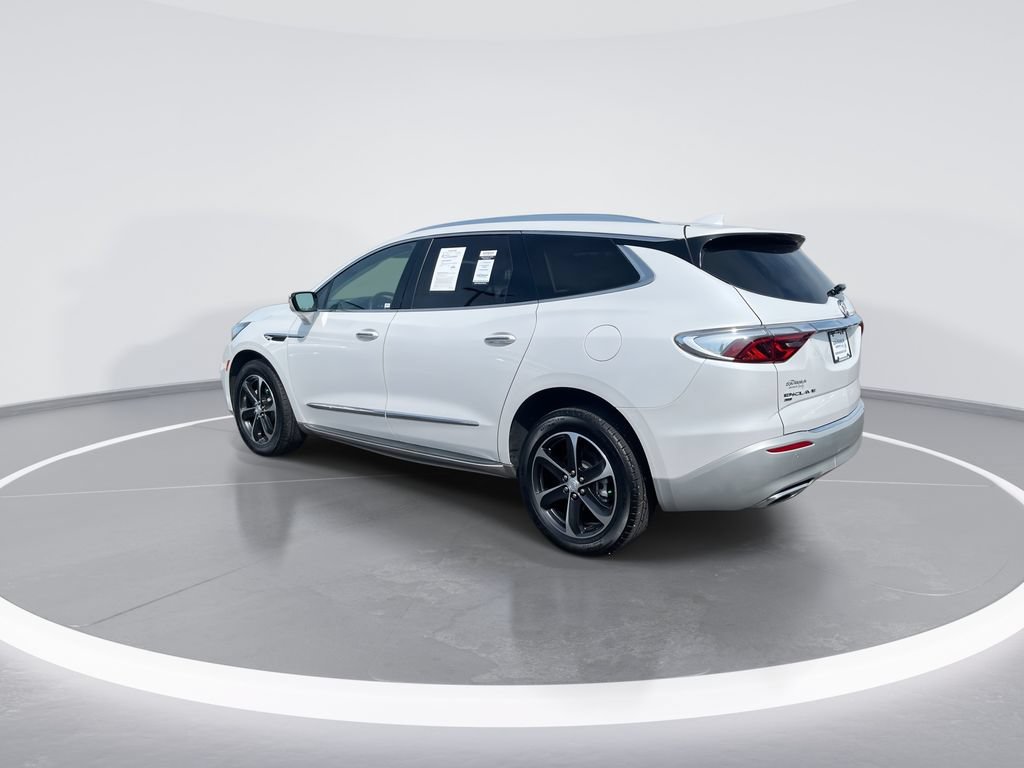 Used 2023 Buick Enclave Essence w/ LPO, Touring Package AWD/4WD image 6