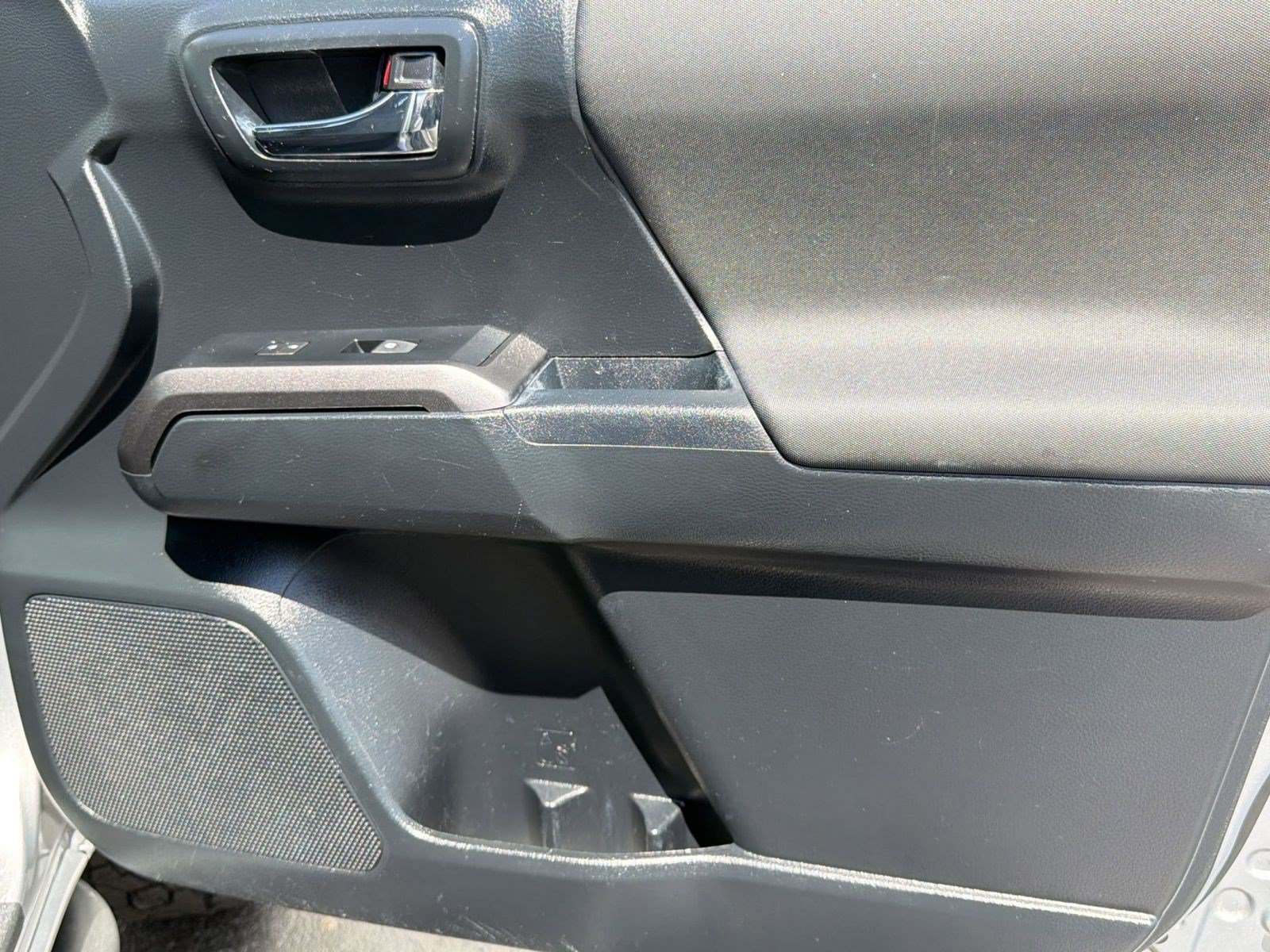 Used 2019 Toyota Tacoma TRD Sport AWD/4WD image 14