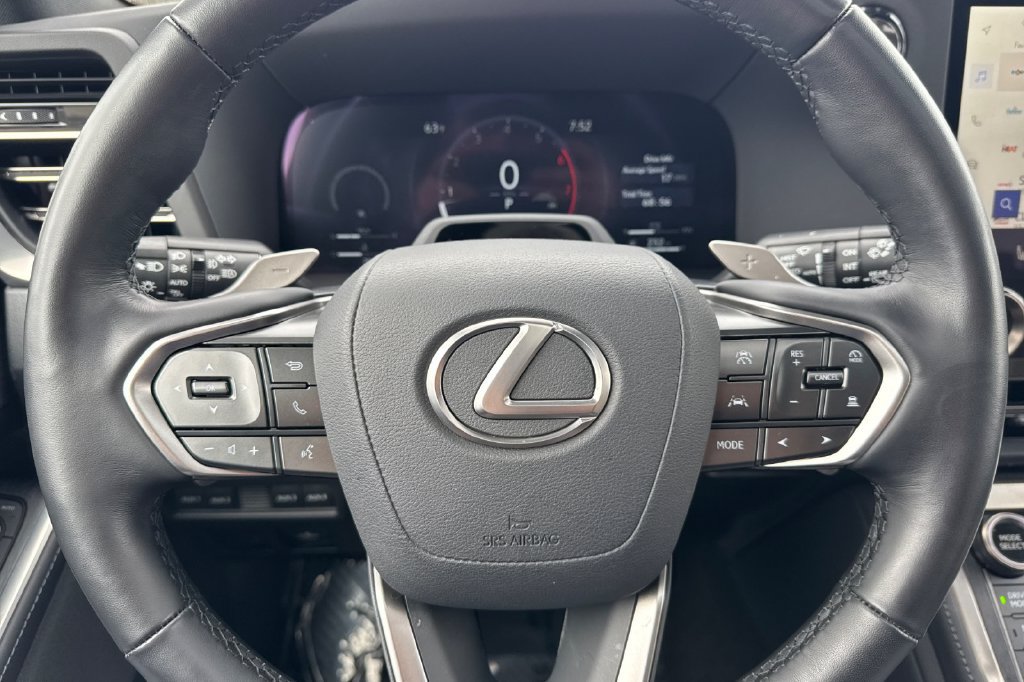 Used 2025 Lexus GX 550 w/ Accessory Package (32) AWD/4WD image 27