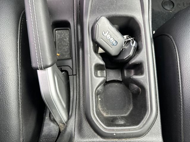 Used 2018 Jeep Wrangler Unlimited Sahara w/ Dual Top Group image 35