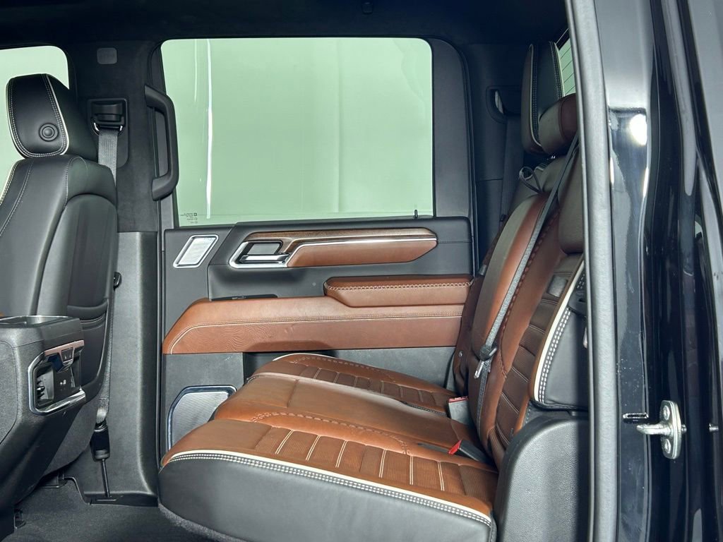 Used 2024 GMC Sierra 3500 Denali Ultimate AWD/4WD image 17