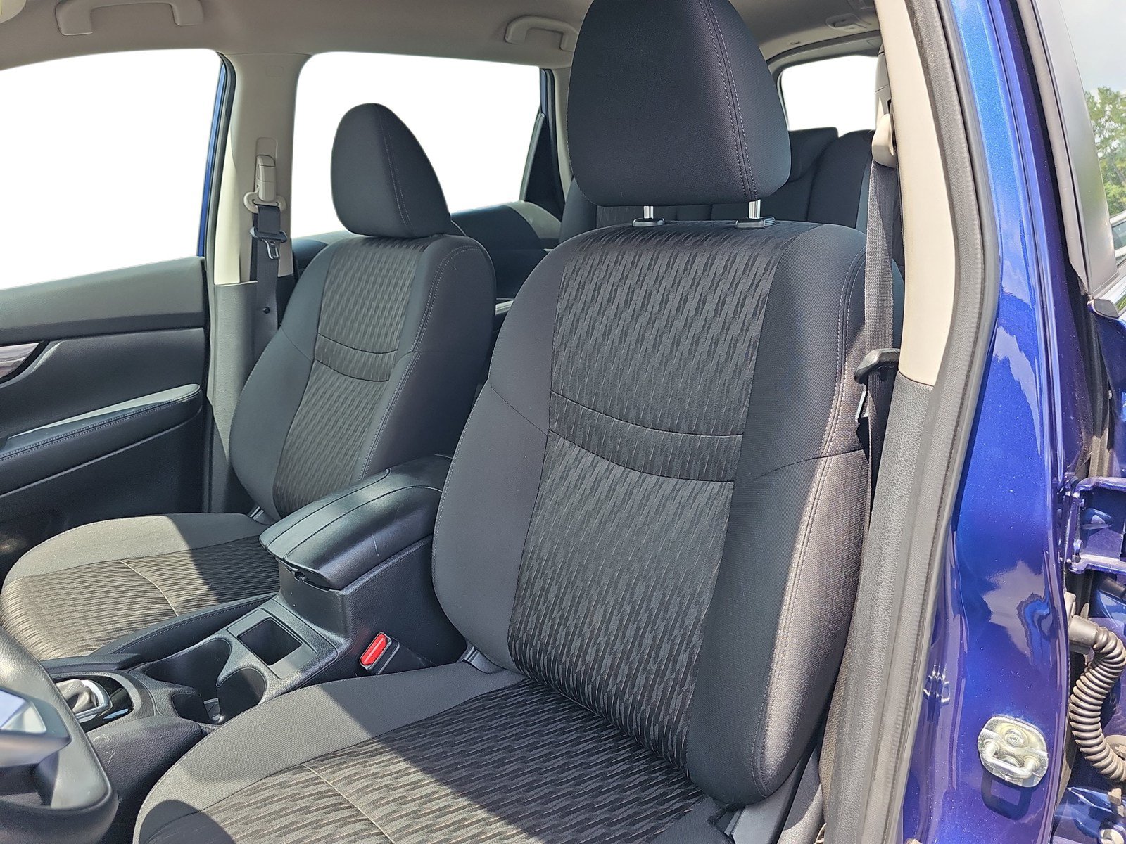 Used 2020 Nissan Rogue S AWD/4WD image 12