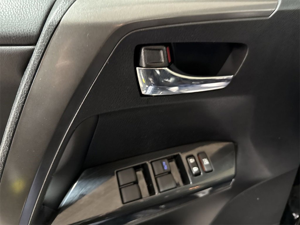 Used 2018 Toyota RAV4 SE w/ Power Extra Value Package image 21