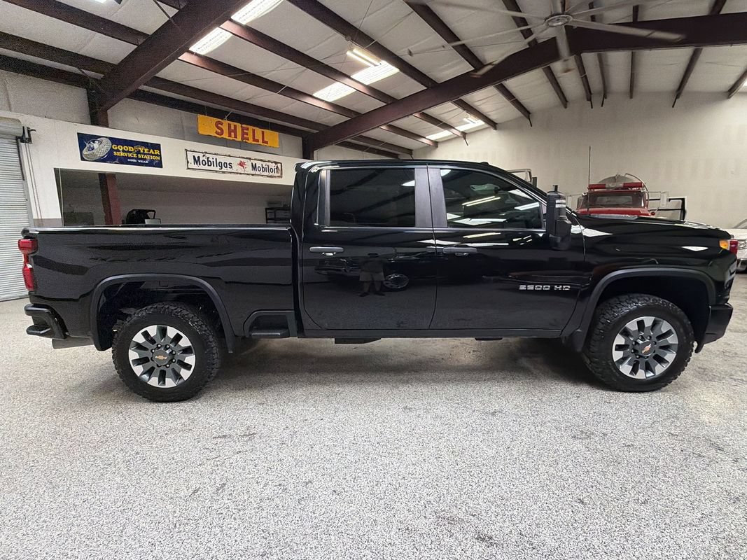 Used 2023 Chevrolet Silverado 2500 Custom w/ Custom Value Package AWD/4WD image 9