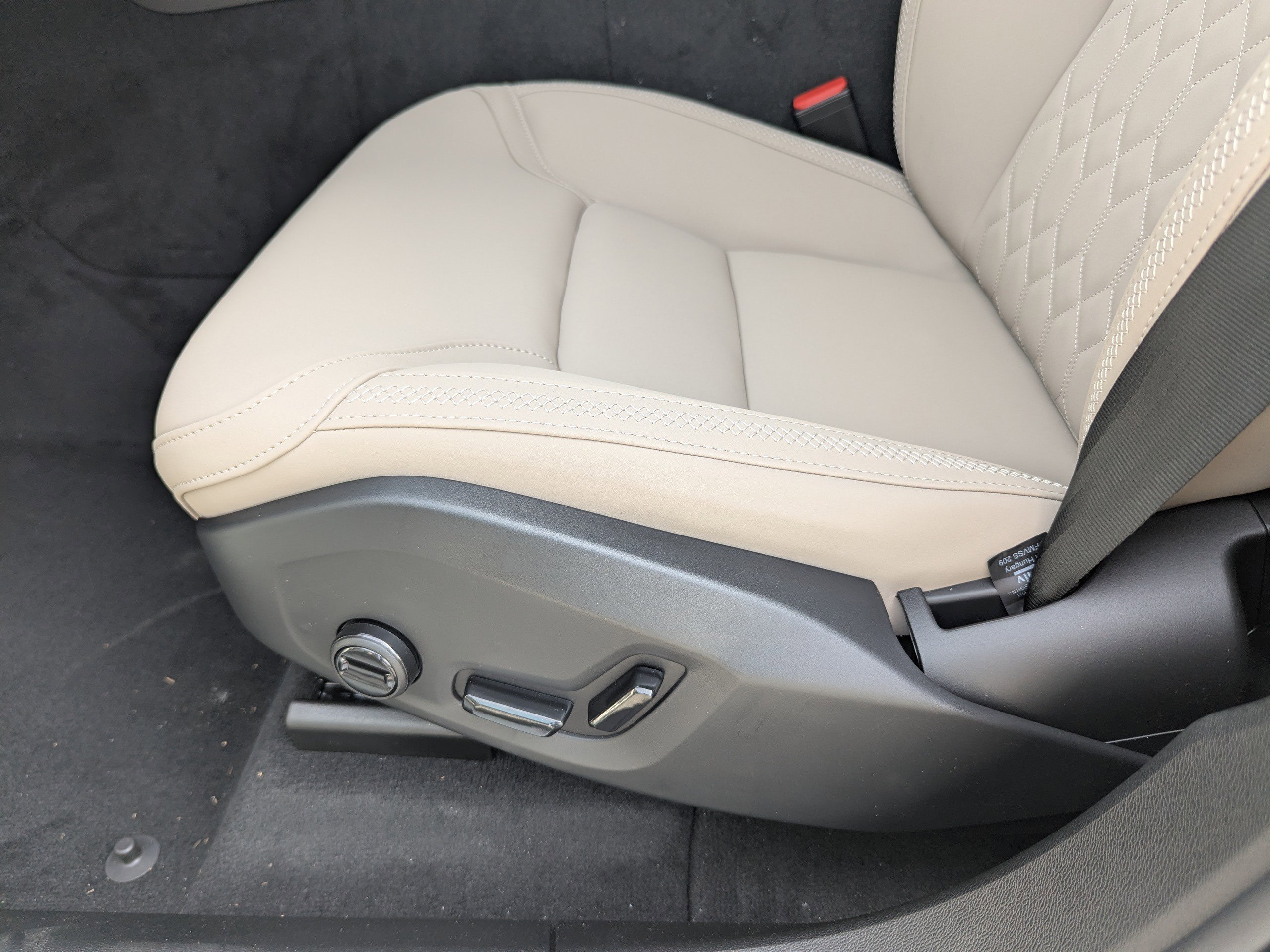 New 2026 Volvo XC60 B5 Core image 18