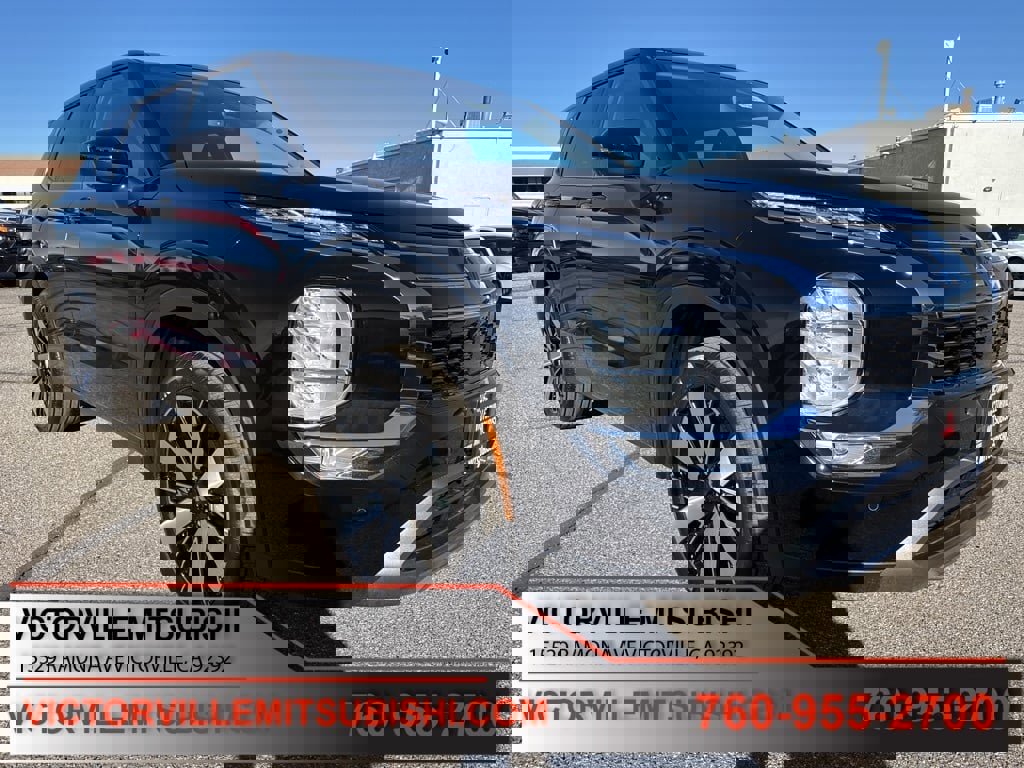 New 2025 Mitsubishi Outlander SE image 1