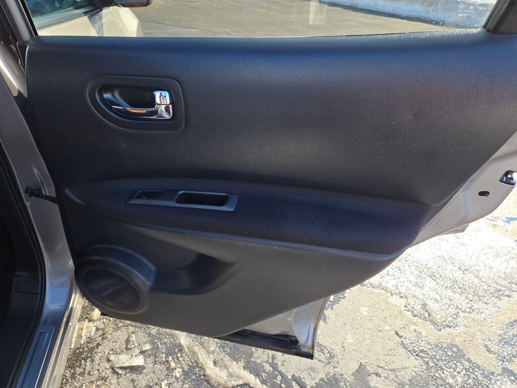 Used 2013 Nissan Rogue SV w/ Premium Pkg image 7