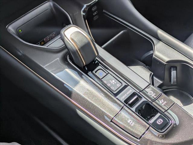 Used 2024 Toyota Crown Limited image 17