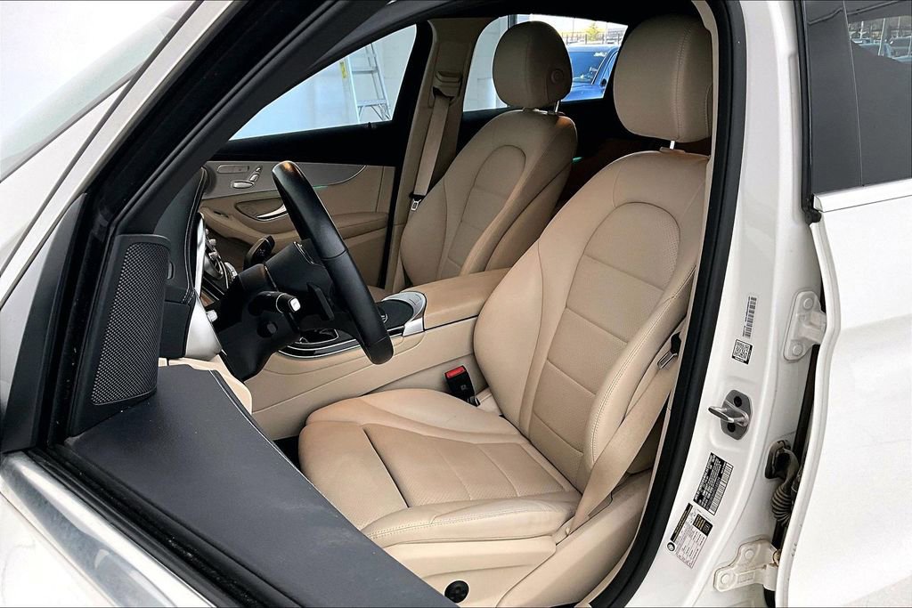 Used 2023 Mercedes-Benz GLC 300 4MATIC Coupe image 34