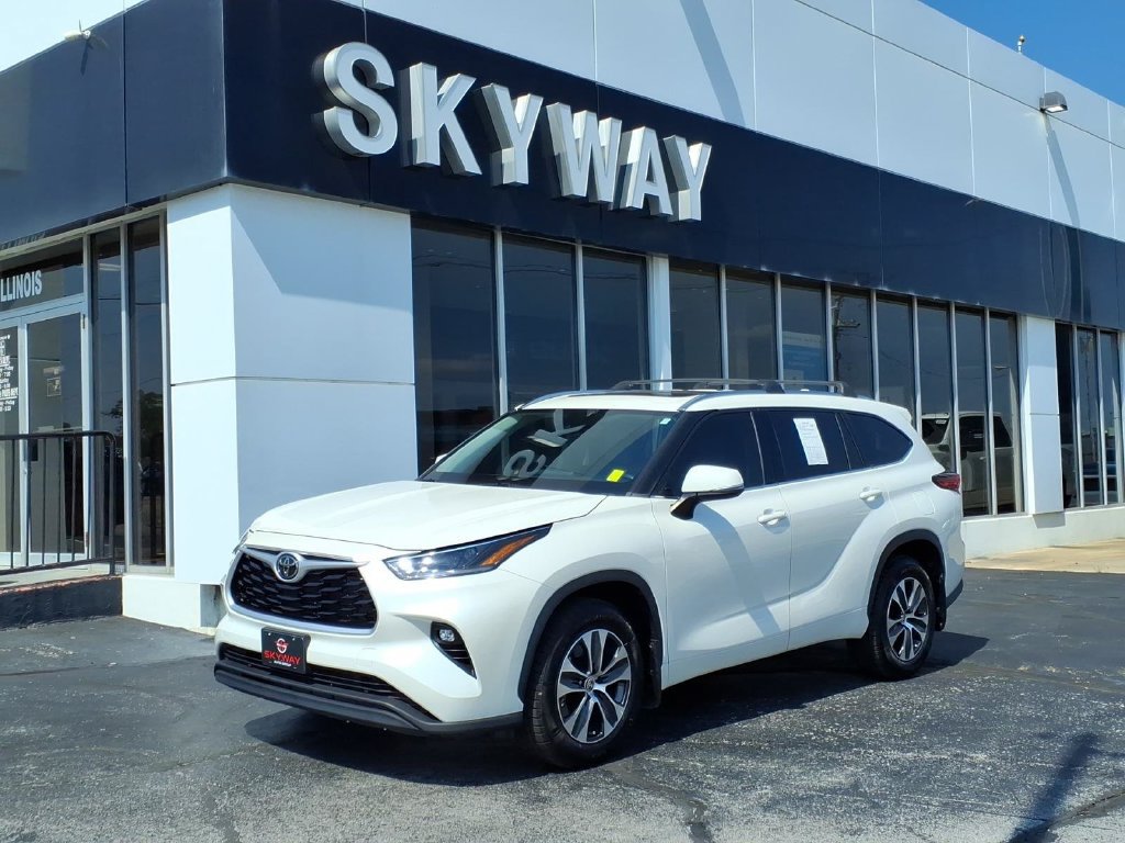 Used 2021 Toyota Highlander XLE