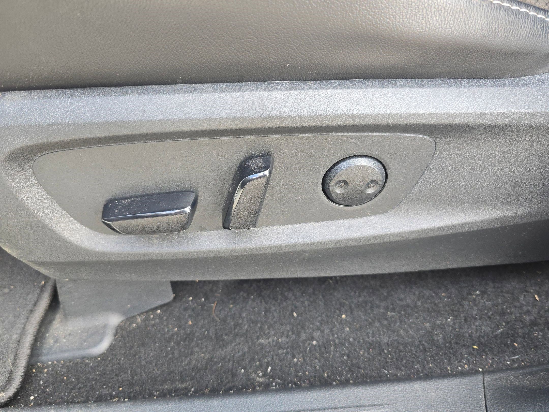 Used 2024 Nissan Pathfinder SL image 12