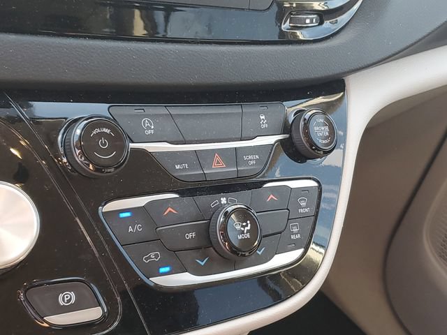 Used 2023 Chrysler Voyager LX FWD image 18