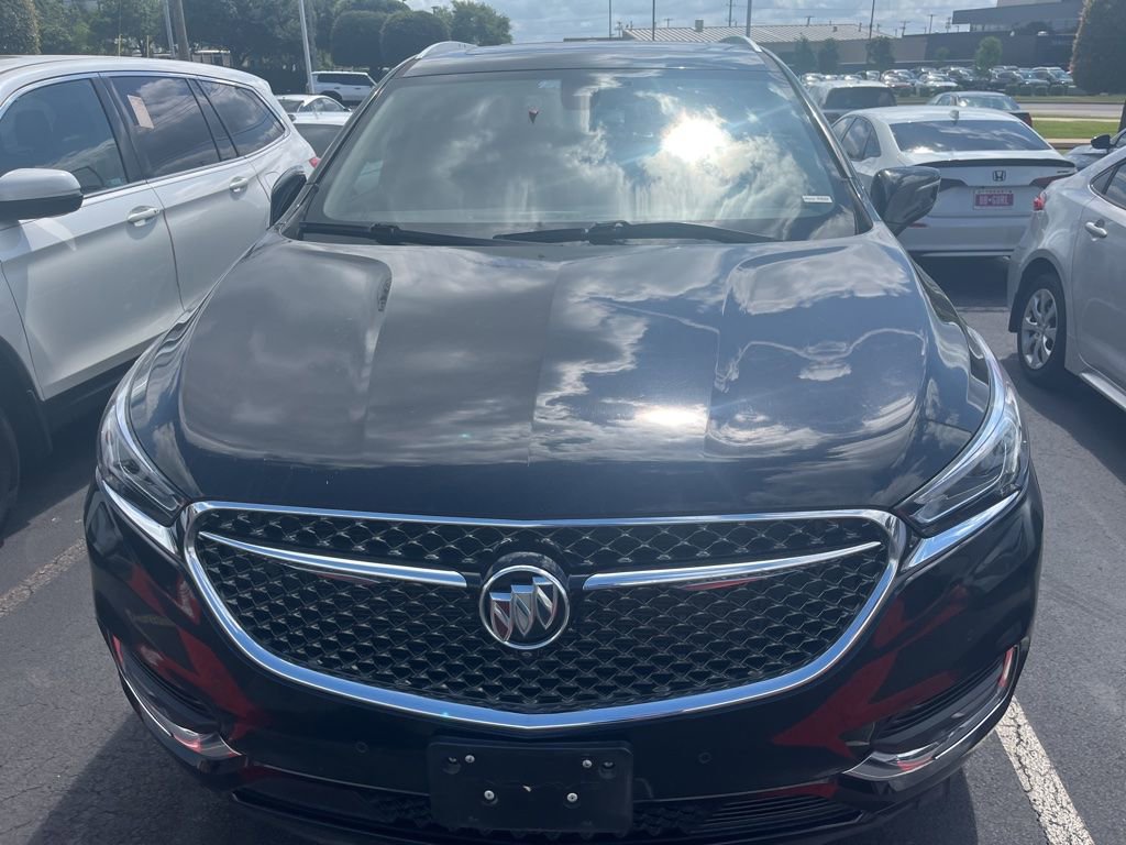 Used 2021 Buick Enclave Avenir w/ Avenir Technology Package FWD image 2