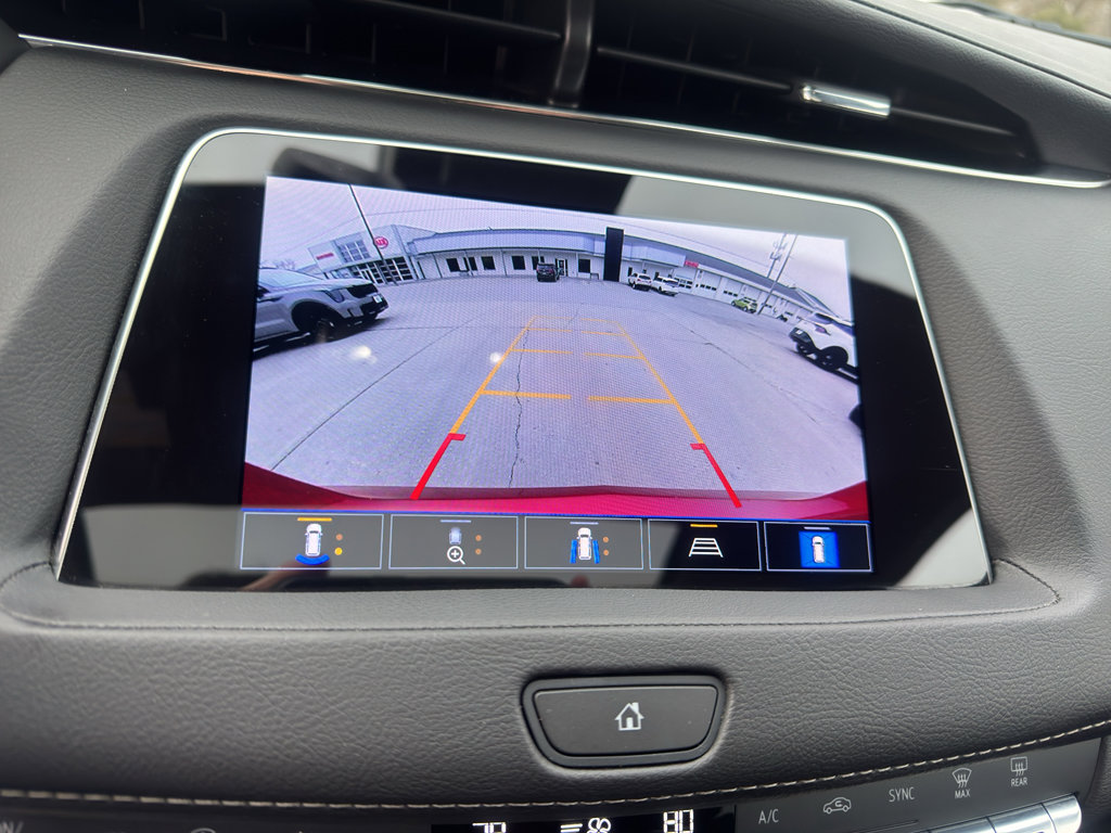 Used 2023 Cadillac XT4 Premium Luxury w/ Technology Package AWD/4WD image 18