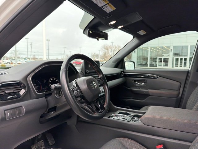 Used 2023 Honda Pilot Sport image 16