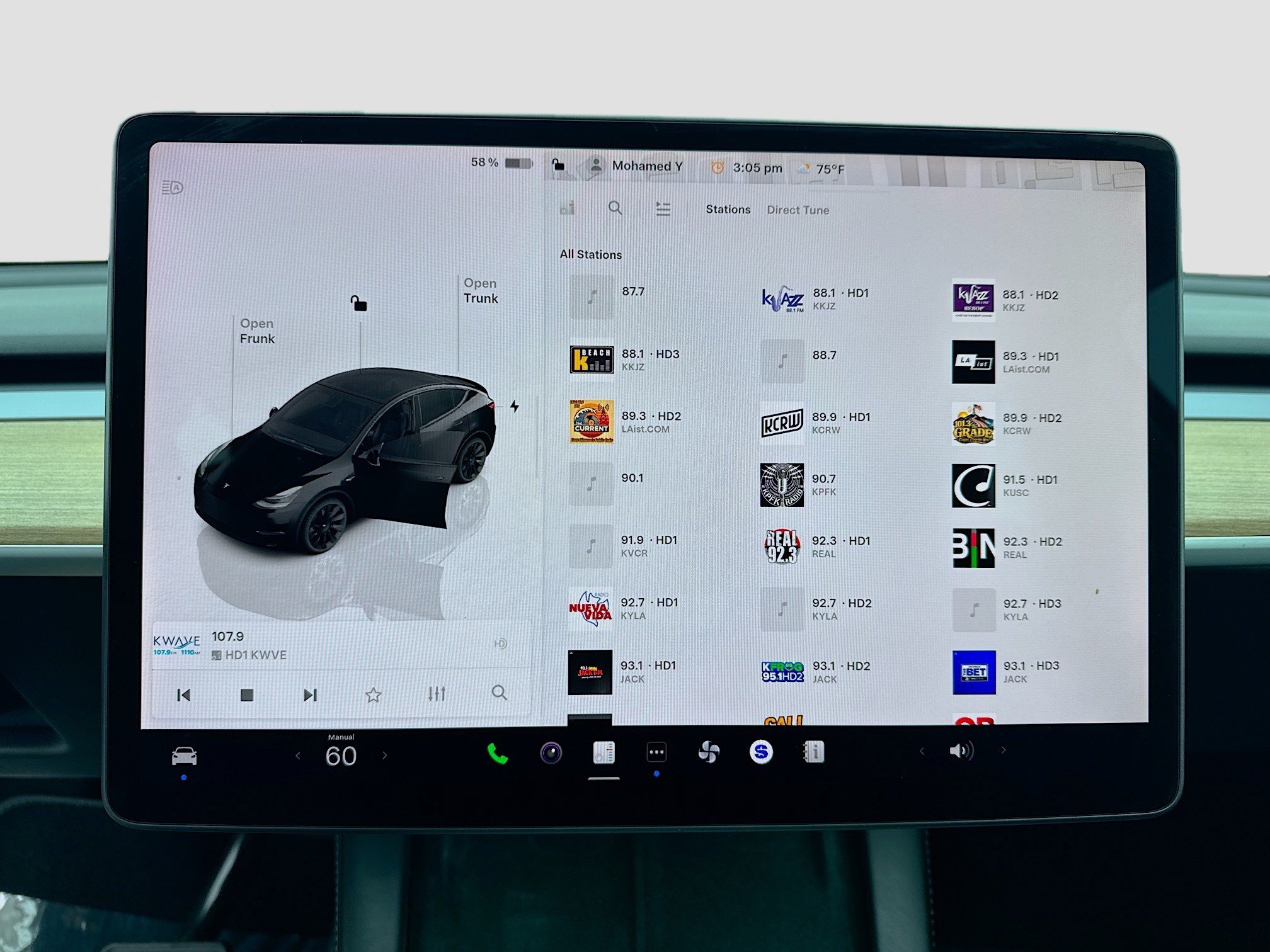 Used 2023 Tesla Model Y AWD image 11