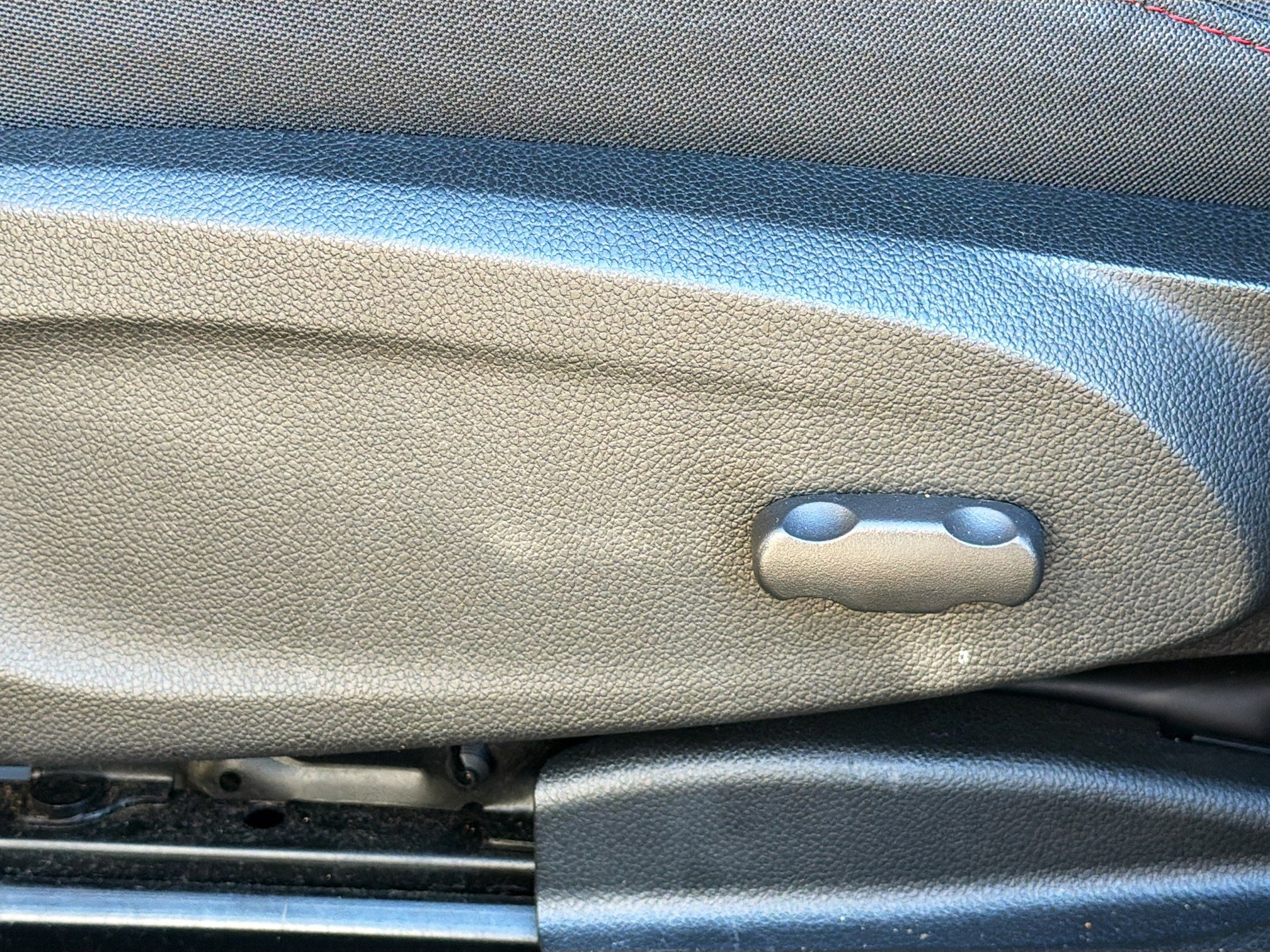 Used 2019 Chevrolet Sonic LT w/ Convenience Package image 23