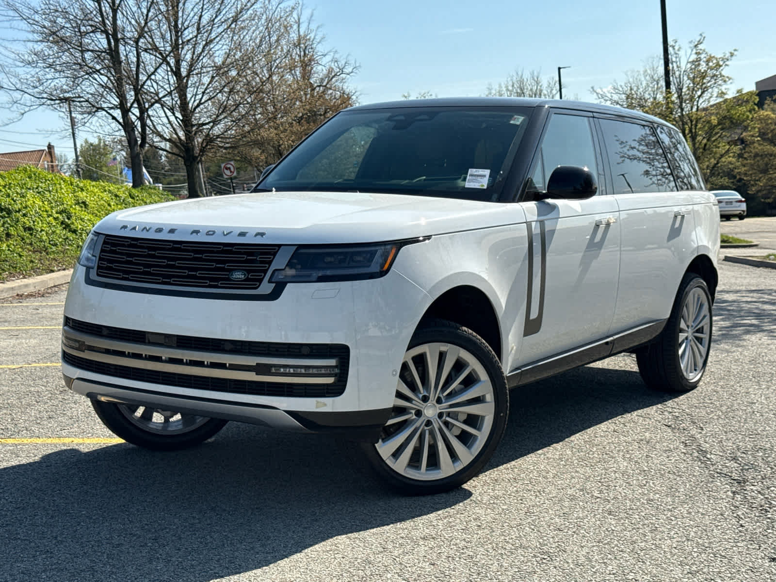 New 2025 Land Rover Range Rover Long Wheelbase SE image 1