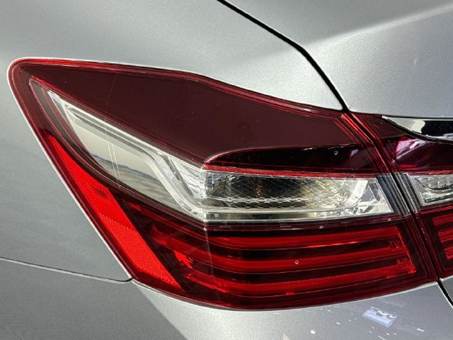 Used 2017 Honda Accord EX-L image 33