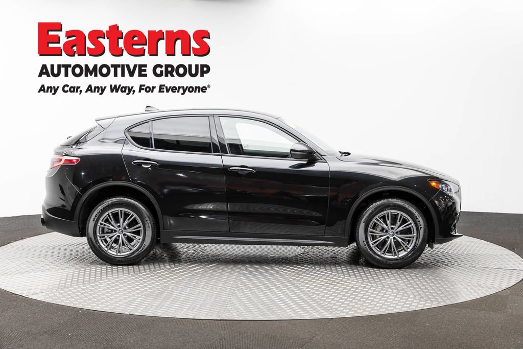 Used 2024 Alfa Romeo Stelvio Sprint AWD/4WD image 4