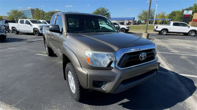 Used 2014 Toyota Tacoma 4x4 Access Cab image 4