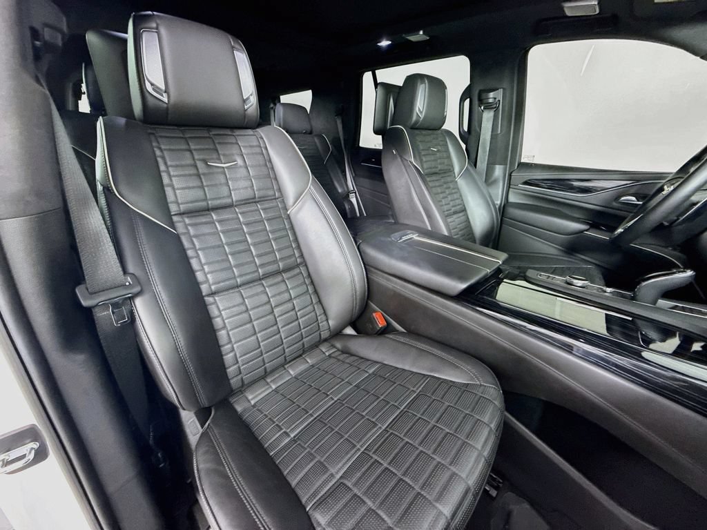 Used 2023 Cadillac Escalade V w/ Heavy-Duty Trailer Package AWD/4WD image 32