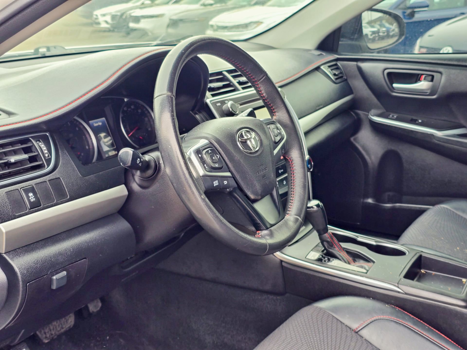 Used 2017 Toyota Camry SE image 7