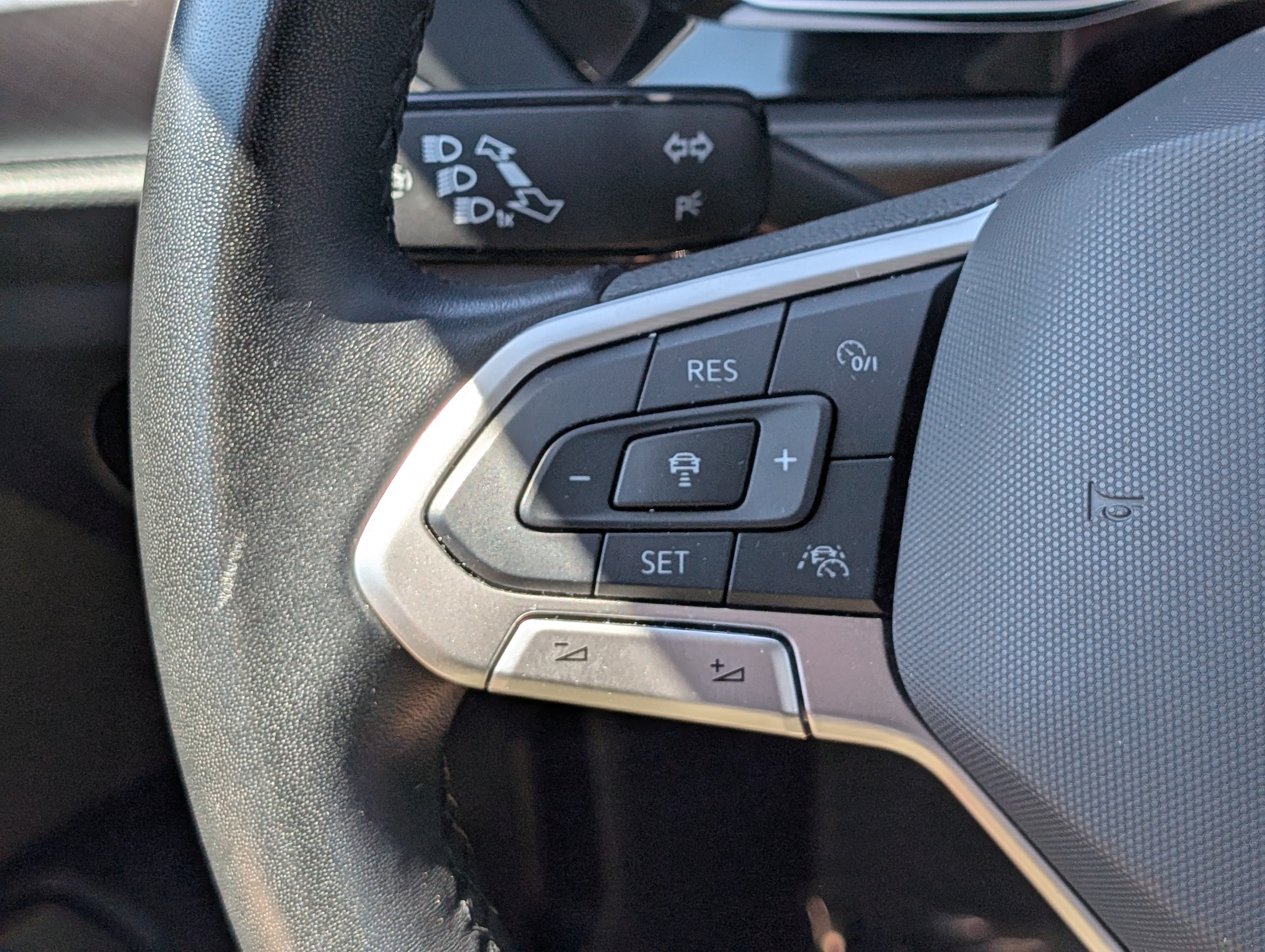 Used 2024 Volkswagen Jetta SE FWD image 19