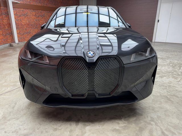 Used 2026 BMW iX xDrive60 w/ Premium Package AWD/4WD image 8