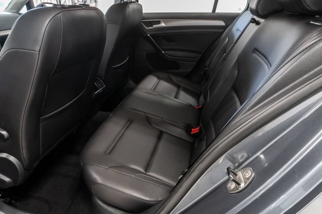 Used 2015 Volkswagen Golf S FWD image 21