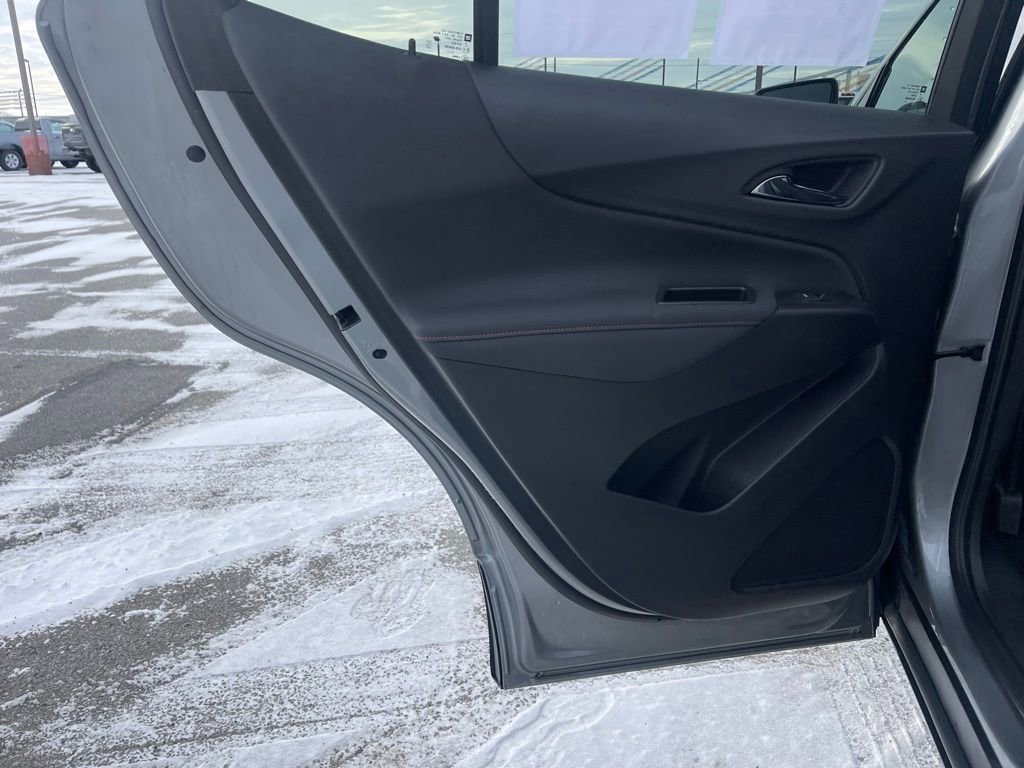 Used 2023 Chevrolet Equinox RS image 21