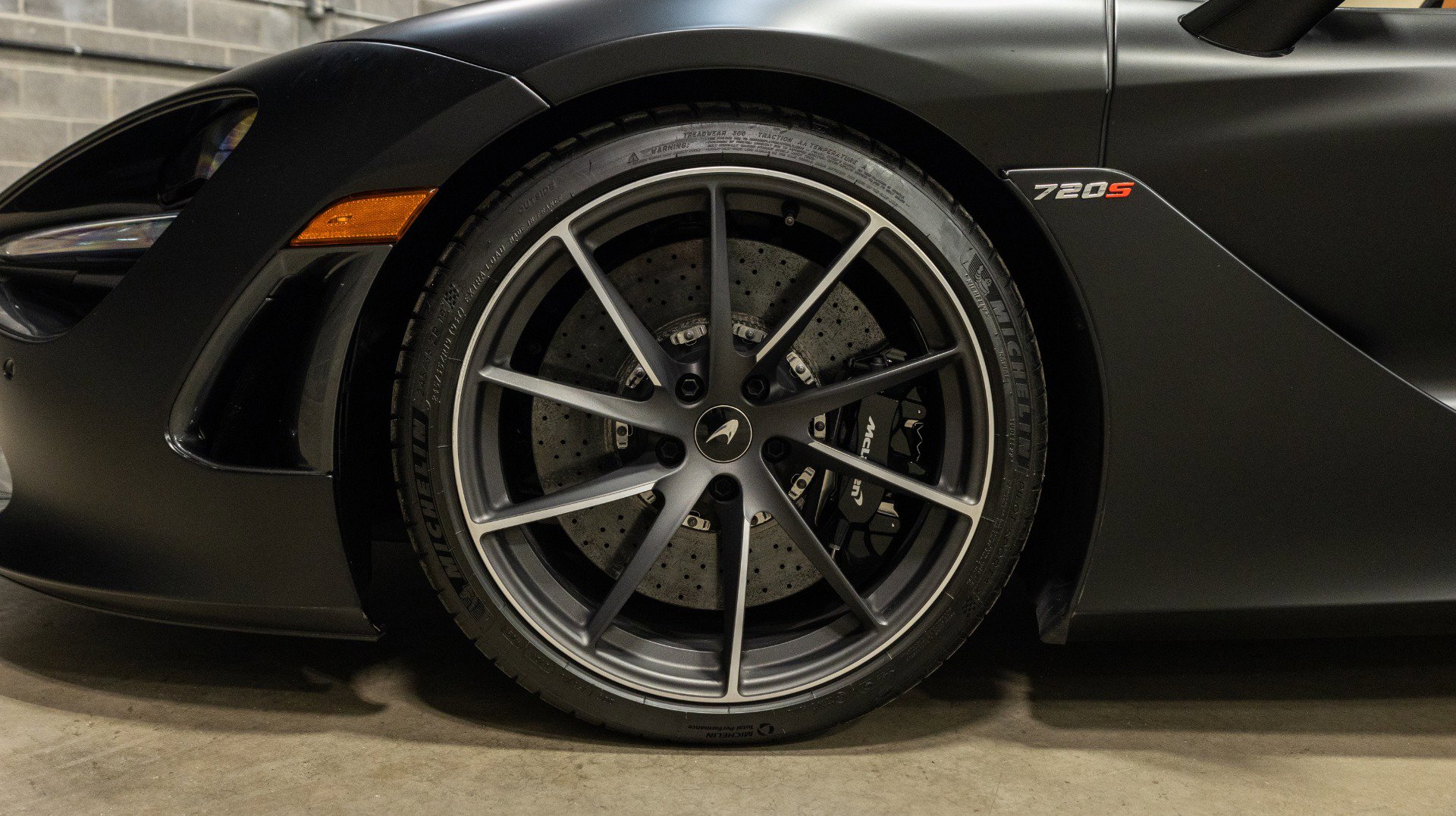 Used 2020 McLaren 720S Spider image 34