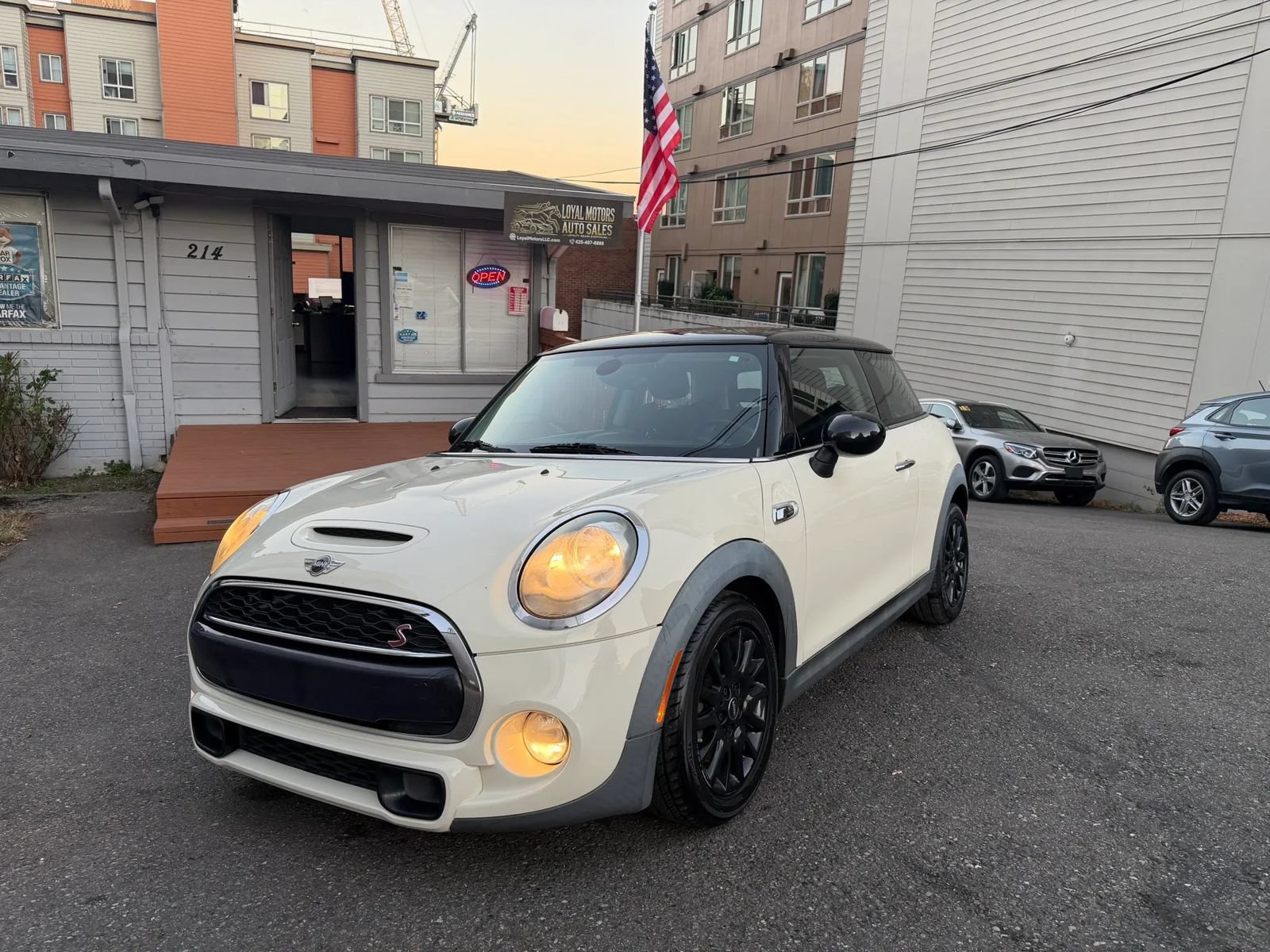 Used 2015 MINI Cooper S FWD image 2